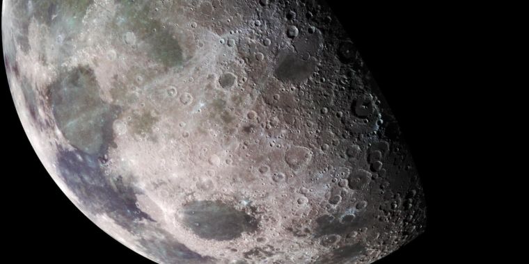 Astronomen sagen jetzt, dass die Rakete, die kurz vor dem Einschlag auf den Mond steht, keine Falcon 9 ist