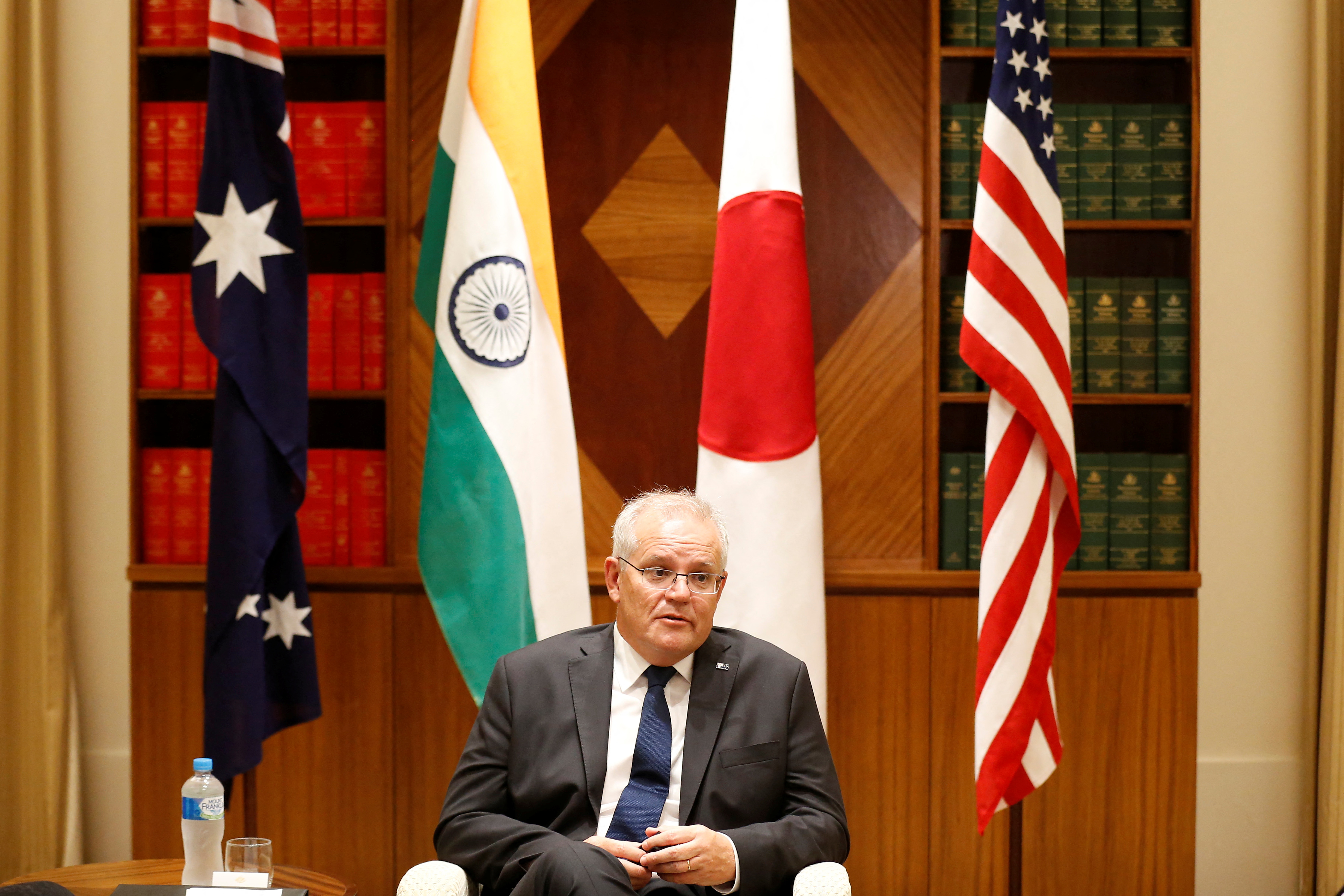 Der australische Premierminister Scott Morrison spricht am 11. Februar 2022 im Büro des Commonwealth-Parlaments in Melbourne, Australien, zu den Medien. Darrian Traynor/Pool via REUTERS