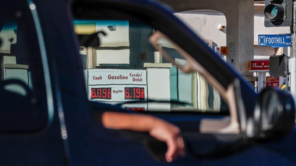 Hier ist, warum Benzin in Kalifornien auf 6 $ pro Gallone steigt, selbst wenn die Preise anderswo sinken