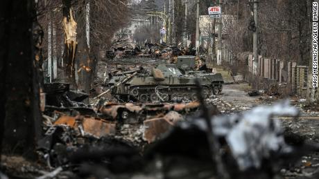 Leichen russischer Soldaten stapeln sich in der Ukraine, während der Kreml den wahren Tribut des Krieges verheimlicht