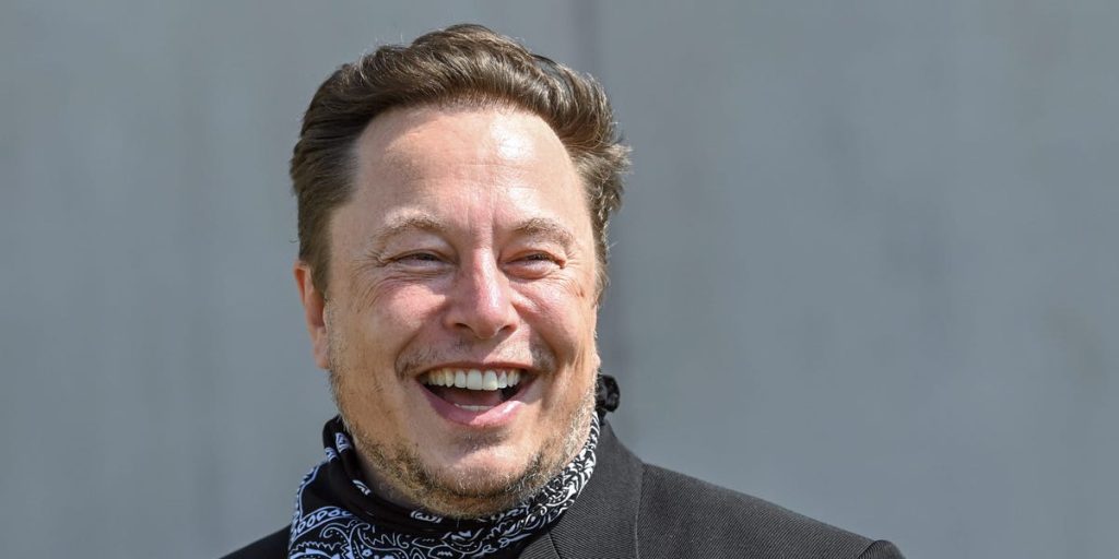 Elon Musk sagt, er werde in ein Gebiet mit hoher Strahlung gehen und „lokal angebaute Lebensmittel im Fernsehen“ essen.