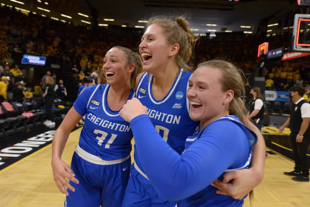 Live-Ergebnisse und Aktualisierungen der NCAA-Meisterschaft: Creighton Women Shock Iowa