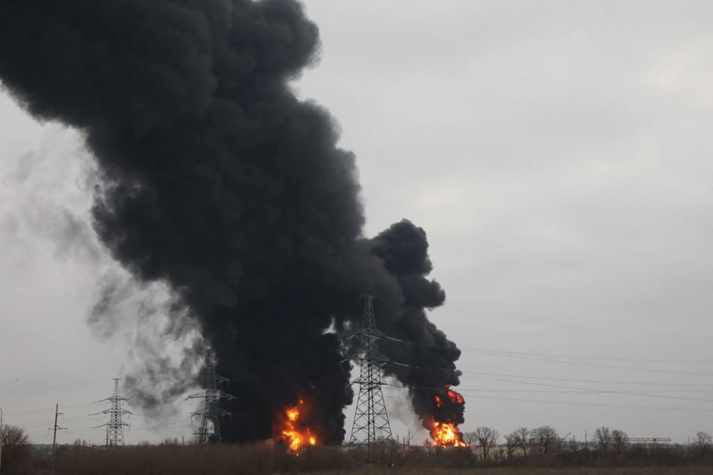Russland bombardiert Öllager in der Ukraine