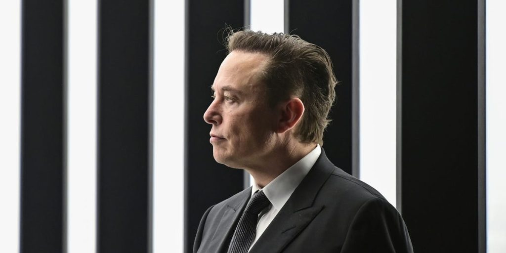 Elon Musk schlägt Stellenabbau vor und stellt Stars ein, um Twitter zu helfen: Berichte