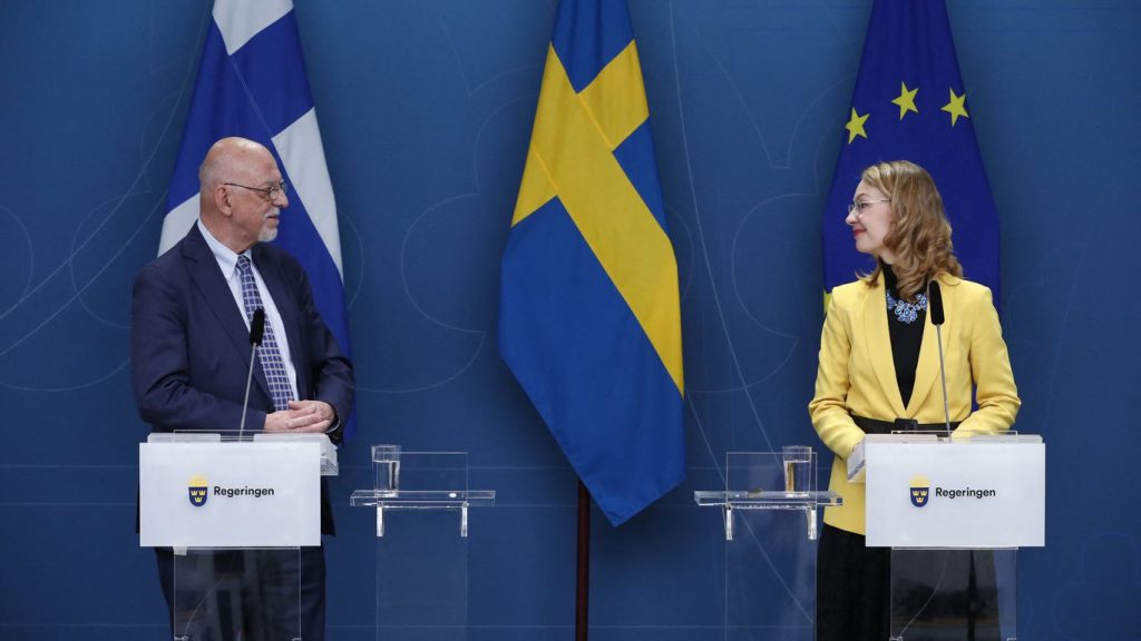 Finnlands Europaminister sagte, es sei "sehr wahrscheinlich", der NATO beizutreten
