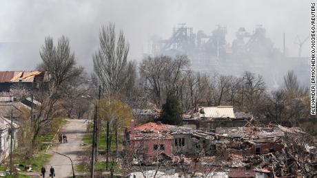 & # 39;  Sie haben nie den Widerstand von Mariupol erwartet.  & # 39;  Die Einheimischen waren entsetzt über den unerbittlichen russischen Angriff auf das riesige Stahlwerk, das die Ukrainer beschützte
