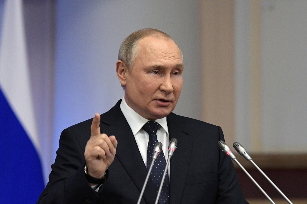 Der russische Präsident Wladimir Putin spricht am 27. April 2022 bei einer Sitzung des Gesetzgebenden Rates der Russischen Bundesversammlung im Tauridenpalast in Sankt Petersburg, Russland.