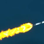 Eine SpaceX-Rakete bringt 53 Starlink-Satelliten in die Umlaufbahn und landet im Meer