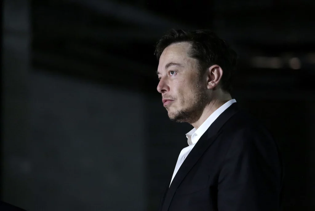 Elon Musk sagt, der Twitter-Deal sei vorübergehend auf Eis gelegt