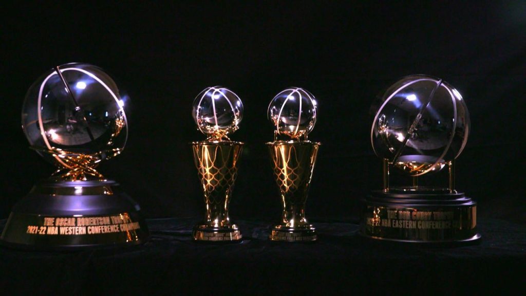 NBA enthüllt neue Titel, Auszeichnungen ehrt Larry Bird, Magic Johnson, Bob Kosey und Oscar Robertson