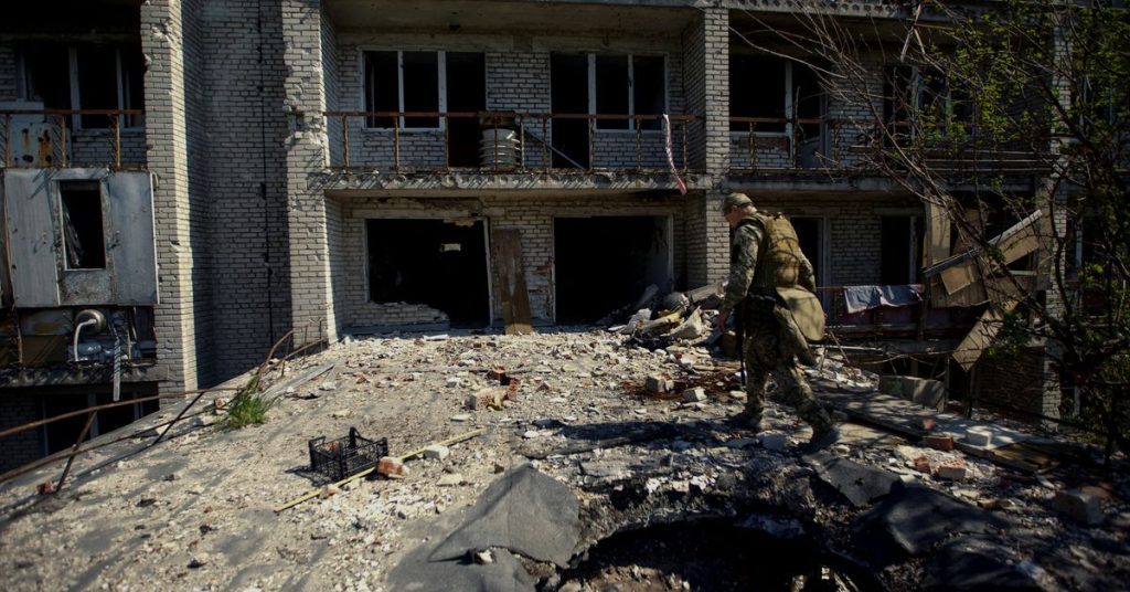 Russische Truppen betreten die Außenbezirke einer Großstadt im ukrainischen Donbass