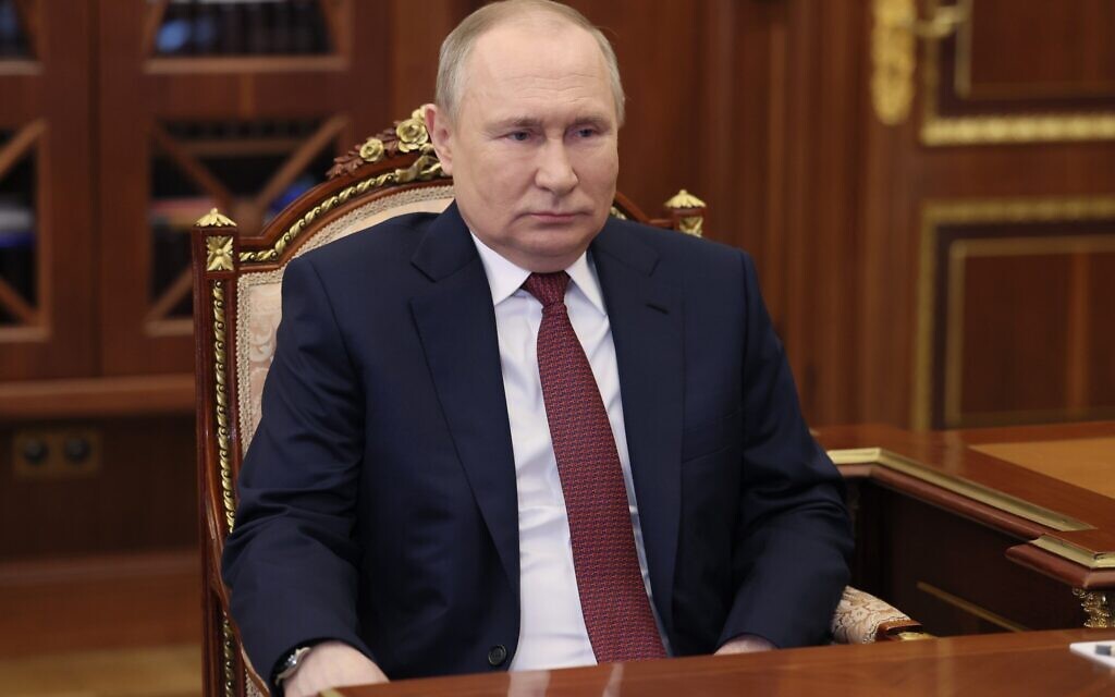 Berichten Sie von Vorwürfen, dass Putin Krebs hatte und einen Attentatsversuch überlebte
