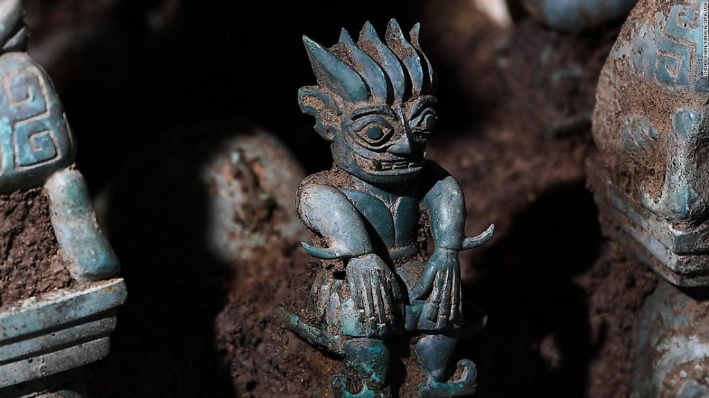 Sanxingdui: Opferaltar unter 13.000 Artefakten, die an einer archäologischen Stätte in China entdeckt wurden
