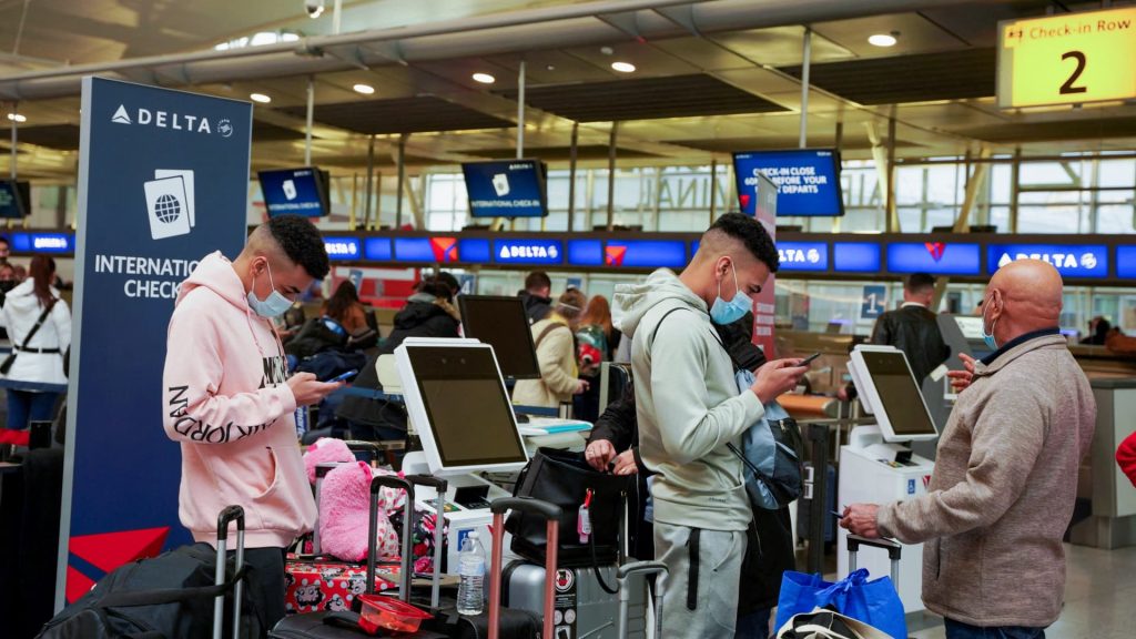 Buttigieg fordert die CEOs der Fluggesellschaften nachdrücklich auf, in diesem Sommer nach Wellen der Turbulenzen für Zuverlässigkeit zu sorgen