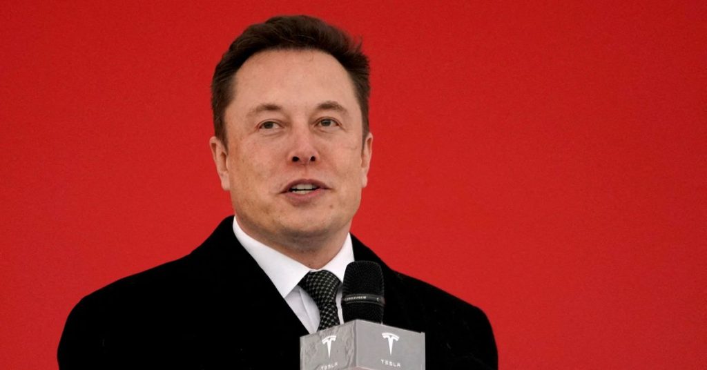 Elon Musk sagt den Tesla-Mitarbeitern: Geh zurück ins Büro oder geh