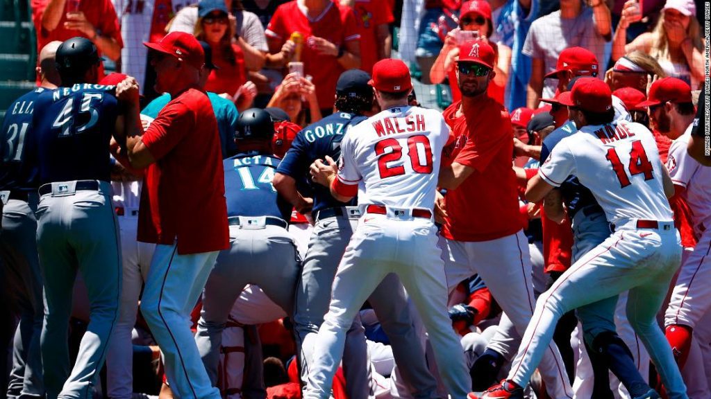 MLB: 12 ​​suspendiert nach Massenschlägerei zwischen Matrosen und Engeln