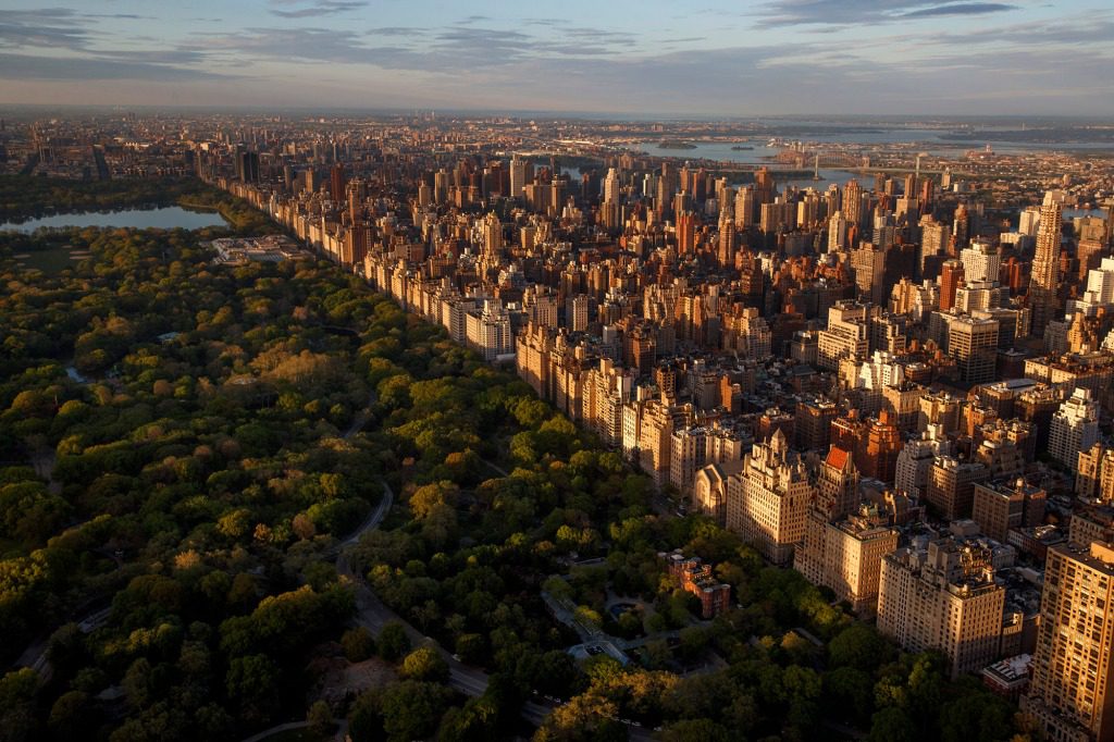 Zum ersten Mal in der Geschichte haben die Durchschnittsmieten in Manhattan die 5.000-Dollar-Grenze überschritten.