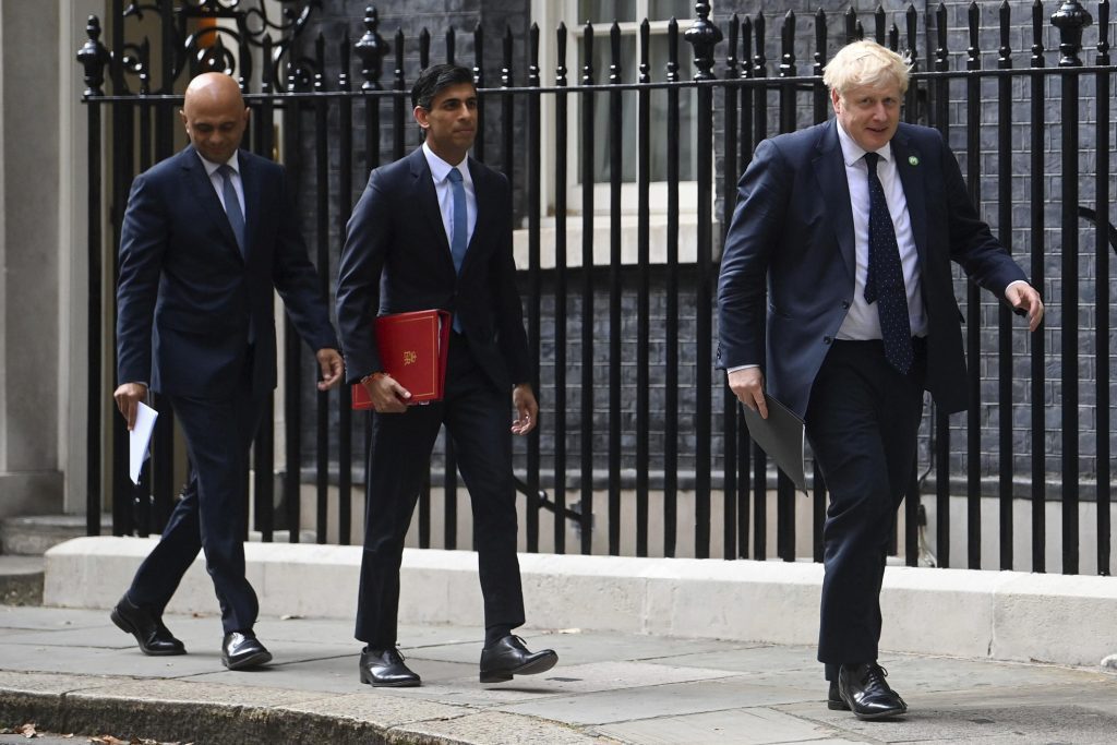 In einem schweren Schlag sind zwei wichtige Minister aus der Regierung von Boris Johnson zurückgetreten
