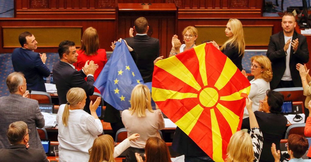 Nordmazedonien stimmt für die Beendigung des Streits mit Bulgarien und ebnet den Weg für EU-Gespräche