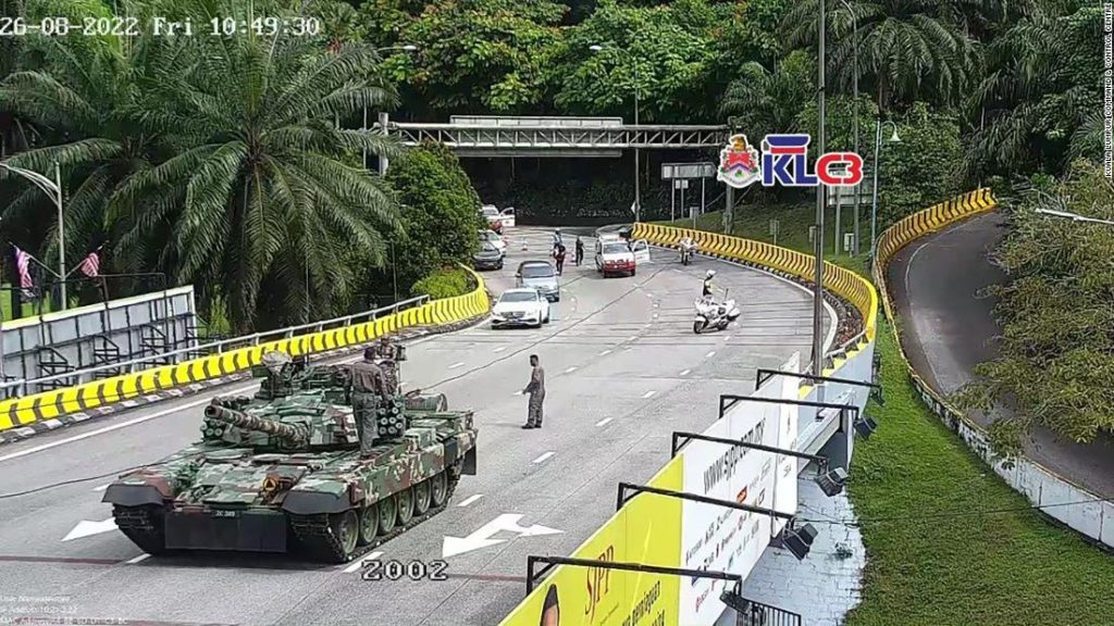 Die malaysische Armee entschuldigt sich für den Einsturz von Panzern und gepanzerten Fahrzeugen in Kuala Lumpur