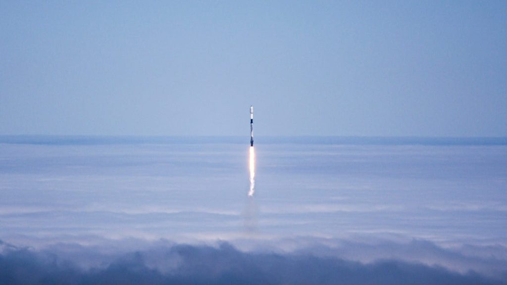 Sehen Sie live zu, wie SpaceX seinen ersten Live-Start zum Mond versucht