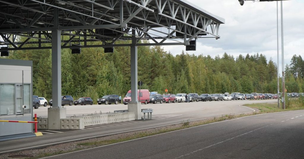 Finnland erwägt, Russen zu verbieten, da der grenzüberschreitende Verkehr zunimmt
