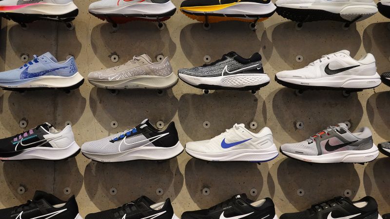 Nike steht zum Verkauf und seine Aktien gehen zurück