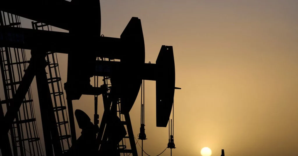 Der Ölpreis steigt um fast 4 $, da die OPEC+ die größte Produktionskürzung seit 2020 in Betracht zieht