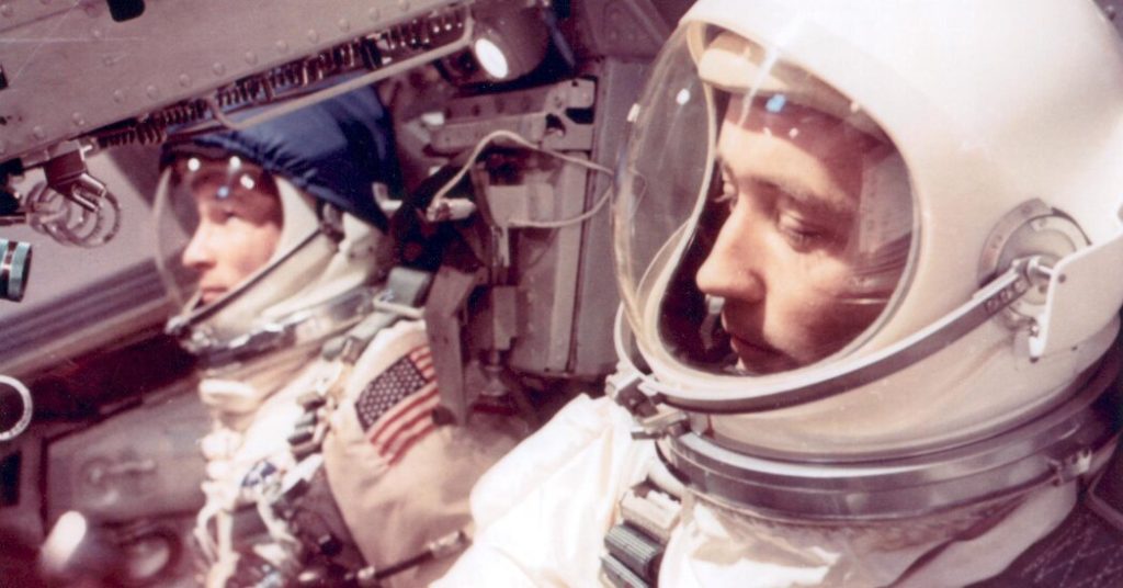 James A. McDevitt, Anführer der frühen Siege der NASA, stirbt im Alter von 93 Jahren