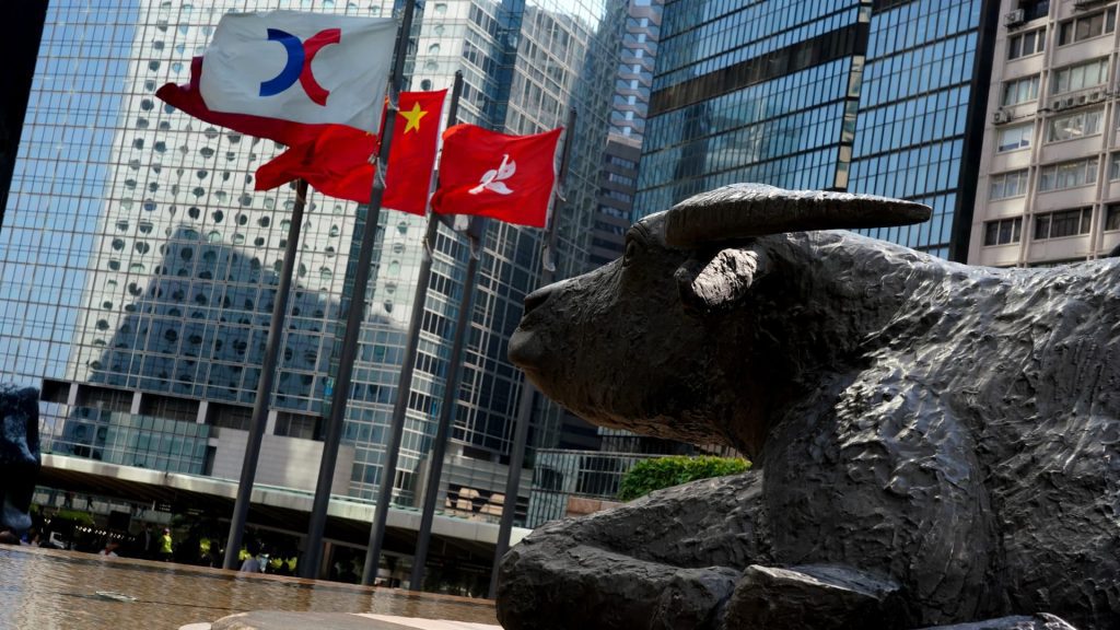 Die Aktien in Hongkong steigen um mehr als 3 %, da die Handelsdaten für China verlieren