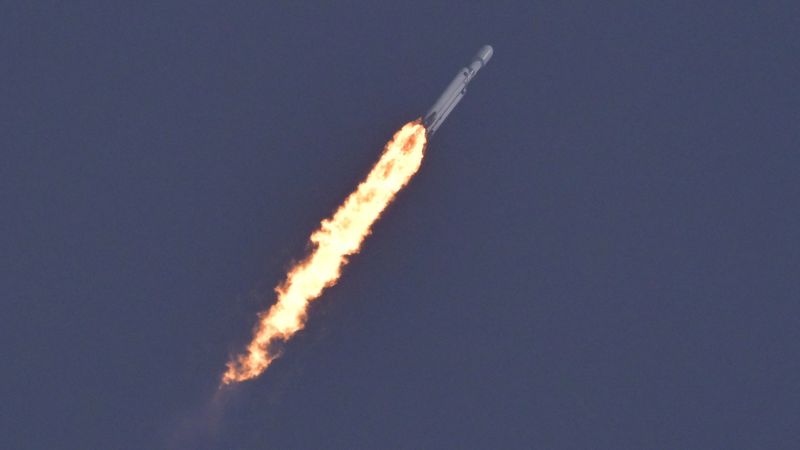 Start der Falcon Heavy, der weltweit stärksten Rakete von SpaceX