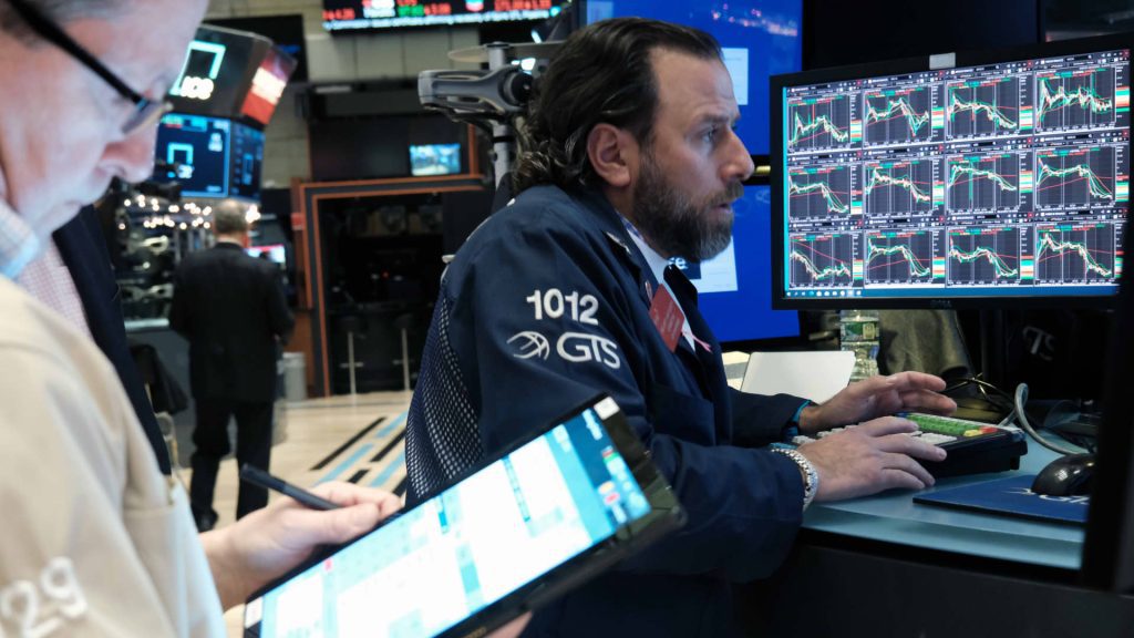Der Dow eröffnete 200 Punkte niedriger, da die Rezessionsängste an der Wall Street anhielten