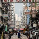 Die Aktien von Hongkong stiegen um fast 3 %, nachdem Berichten zufolge die Stadt erwogen hatte, ein Covid-Gesetz zu lockern